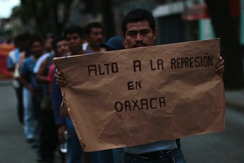 La represión a las protestas de maestros han dejado al menos ocho muertos. (Pedro PARDO/AFP)