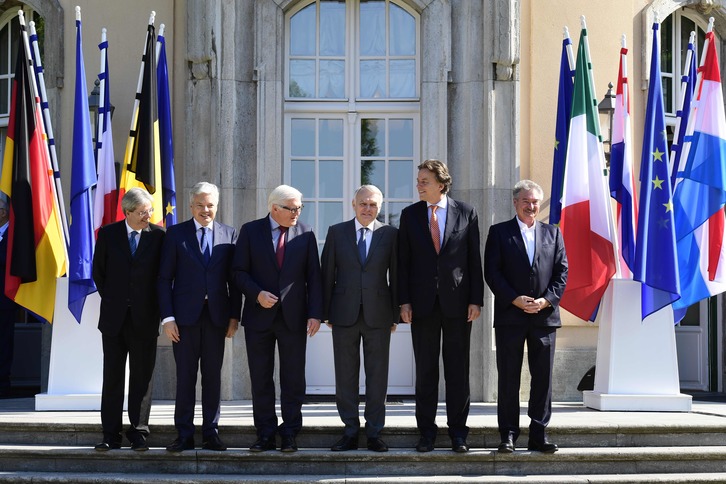 Reunión en Berlín entre los seis ministros de exteriores de los estados fundadores de la UE. (JOHN MACDOUGALL / AFP)