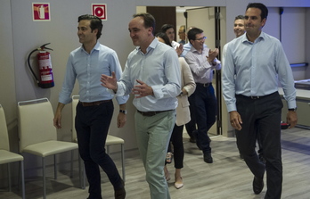 Pablo Zalba, Javier Esparza e Iñigo Allí han mostrado su alegría por los resultados. (Jagoba MANTEROLA / ARGAZKI PRESS)