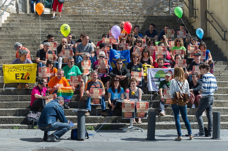 Rueda de prensa ofrecida en Gasteiz para convocar movilizaciones contra la Ley Mordaza. (Juanan RUIZ/ARGAZKI PRESS)