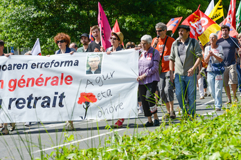 Beste behin ere lan erreformaren kontra jo dute Baionako karriketan. ©Isabelle Miquelestorena