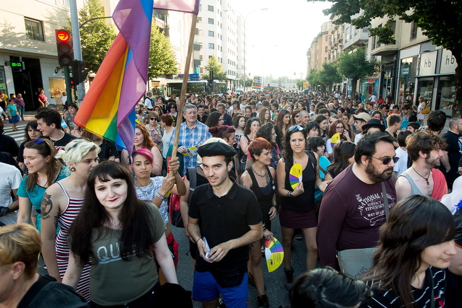 Cientos de personas han secundado la marcha en Iruñea. (Iñigo URIZ / ARGAZKI PRESS) Cientos de personas han secundado la marcha en Iruñea. (Iñigo URIZ / ARGAZKI PRESS)