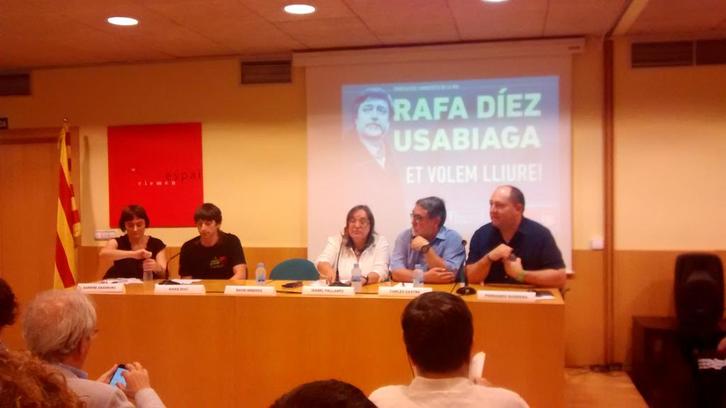 Acto en Barcelona por la libertad de Rafa Díez. (@zalduariz)