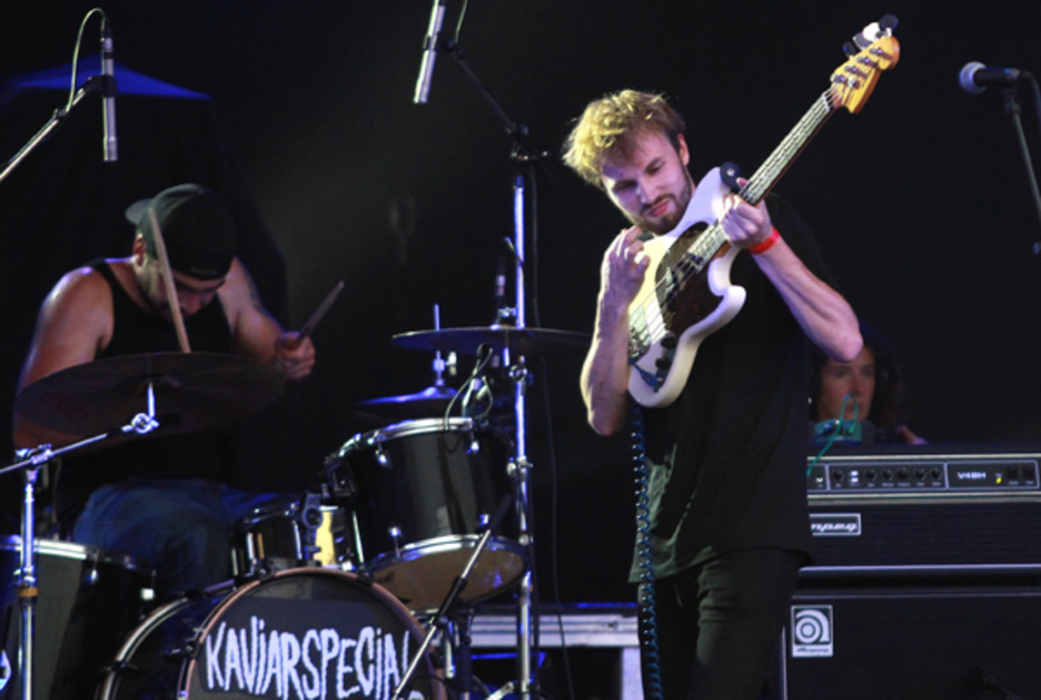 Caviar Special taldeak giroa berotu zuen aperitifaren tenorean, ostiralean. © Bob EDME Caviar Special taldeak giroa berotu zuen aperitifaren tenorean, ostiralean. © Bob EDME