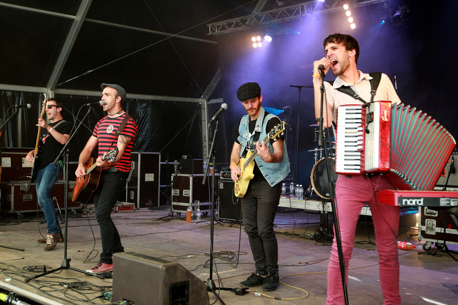 Mc Onak a fait danser la foule, dimanche après-midi. © Bob EDME