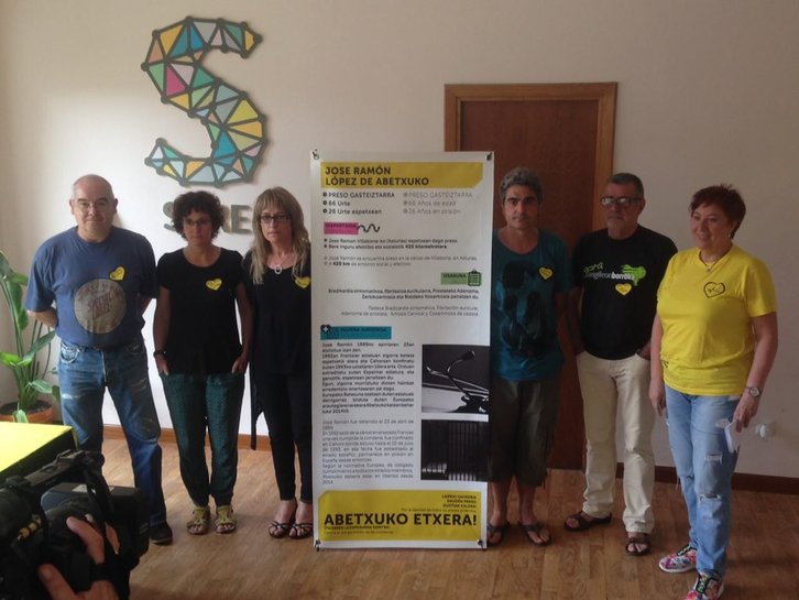 Representantes sindicales en la sede de Sare (SARE)