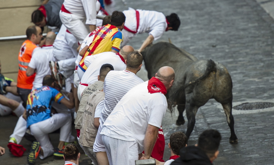 Bi lagunek jaso dute adarkadaren bat hirugarren entzierroan. (Jagoba MANTEROLA/ARGAZKI PRESS)