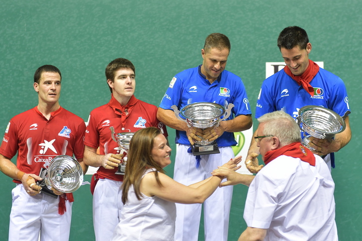 Olaizola eta Albisu sanferminetako torneoko irabazle. (Idoia ZABALETA / ARGAZKI PRESS)