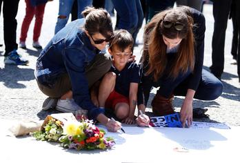 Se han sucedido los actos de recuerdo por la víctimas del atendado de Niza. (Monica DAVEY/AFP)