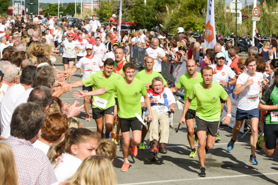 Sei mila pertsona inguruk lasterketan parte hartu dute. Sei mila pertsona inguruk lasterketan parte hartu dute.