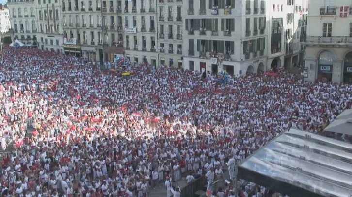 Inicio de las fiestas de Baiona. (@kazetaeus)