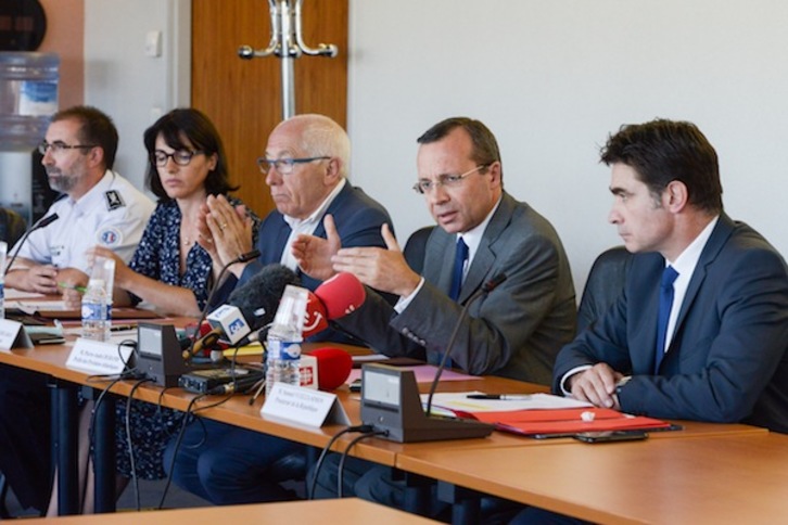 Rueda de prensa para hacer balance de las fiestas de Baiona. (Isabelle MIQUELESTORENA)