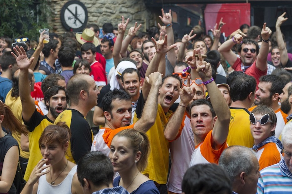 Ambiente en el Gaztetxe. (Juanan RUIZ / ARGAZKI PRESS)