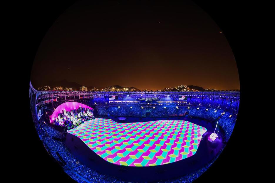 Kolore nahasketa, estio kanpotik ikusia.