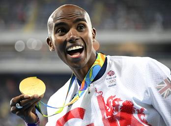 Mo Farah britainiarra, urrezko dominarekin. (Damien MEYER/AFP)
