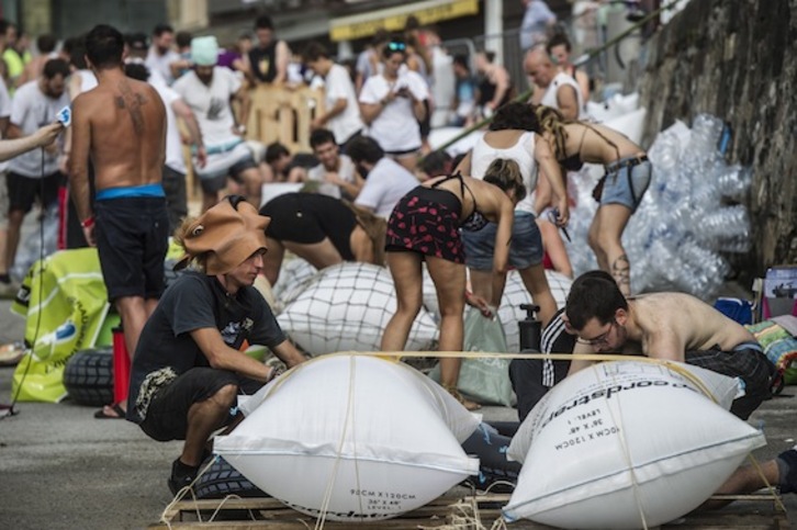 Piratak, prestaketa lanetan. (Jagoba MANTEROLA/ARGAZKI PRESS)