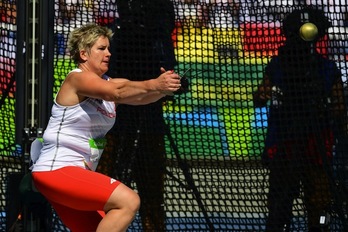 La polaca Anita Wlodarczyk, en un lanzamiento. (Franck FIFE/AFP)