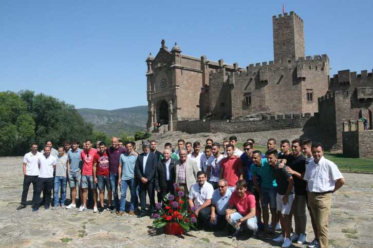La plantilla rojilla en Javier.