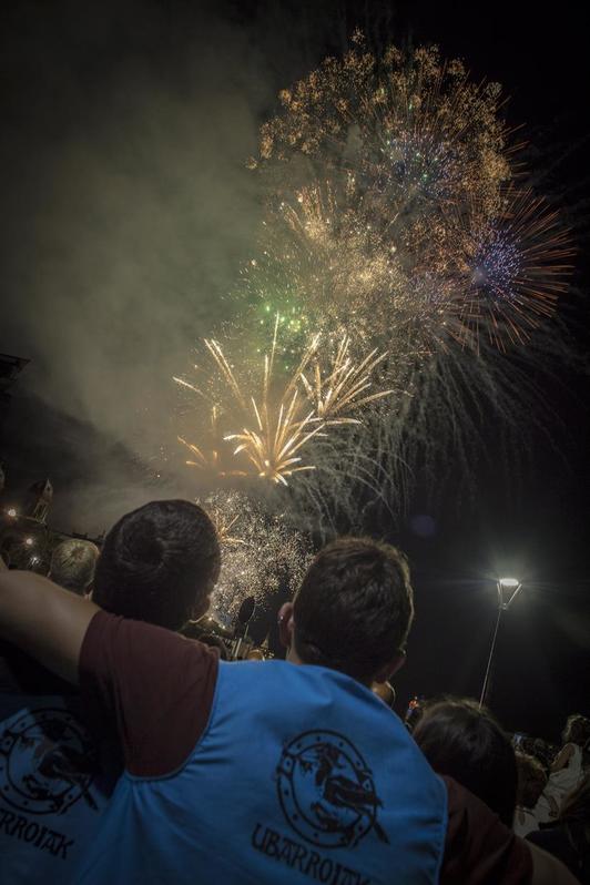Los fuegos artificiales son tradición en la Aste Nagusia de Donostia. 