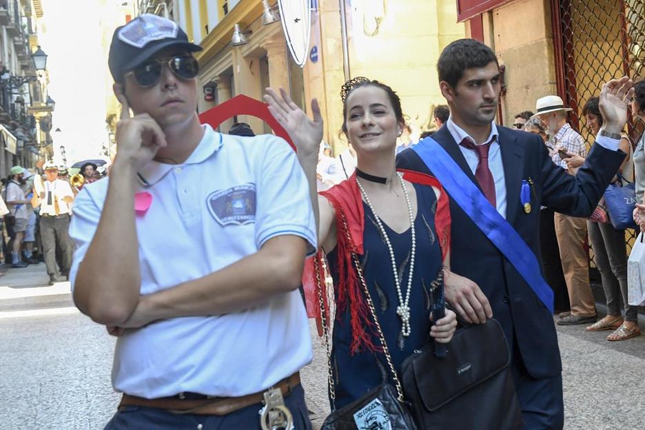 Eta pertsonalitateek, noski, segurtasun indarrak behar dituzte inguruan. (Juan Carlos RUIZ/ARGAZKI PRESS)