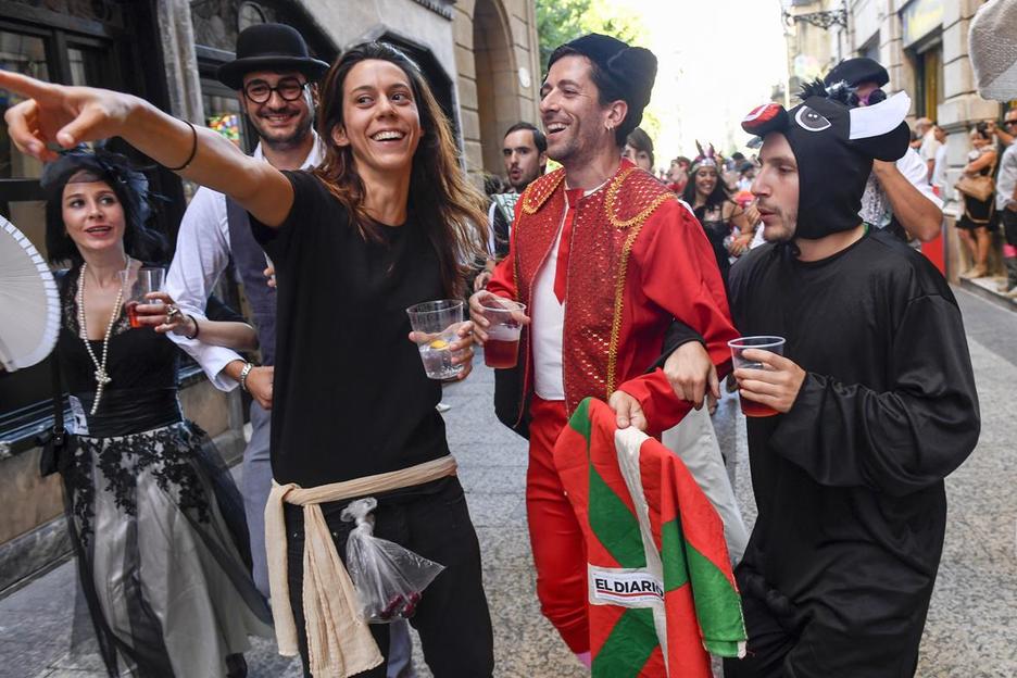 Zezenak eta toreroak, denak dira lagunak Irrikitaldian. (Juan Carlos RUIZ/ARGAZKI PRESS)