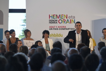 Arnaldo Otegi ha oficializado la propuesta política ante más de 400 personas. (Gorka RUBIO/ARGAZKI PRESS)