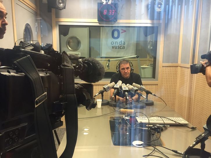 Arnaldo Otegi esta mañana en Onda Vasca. (EH BIldu)