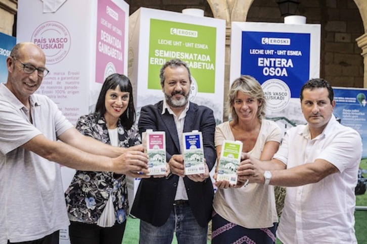 Presentación de la nueva marca de leche de Karrantza. (Aritz LOIOLA/ARGAZKI PRESS)