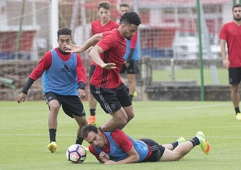 El delantero Riviere ha sido convocado para el partido contra el Real Madrid. (OSASUNA) 