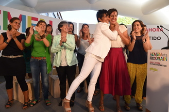 Las candidatas de EH Bildu, en Durango. (ARGAZKI PRESS)