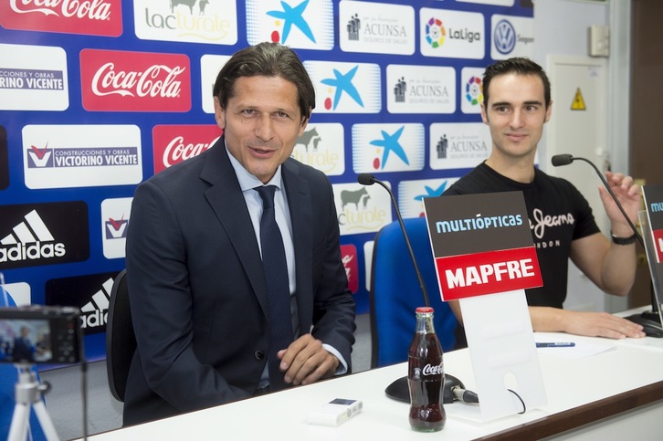 Petar Vasiljevic ha comparecido ante los medios en Taxoare. (Iñigo URIZ / ARGAZKI PRESS)