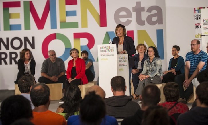 Miren Larrion interviene en Agurain. (Jagoba MANTEROLA / ARGAZKI PRESS)