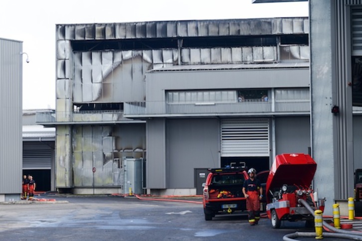 Baionako Canopia hondakin tratamenduko gunea kiskali egin da. (Isabelle MIQUELESTORENA)