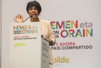 Maddalen Iriarte, durante su intervención en Miribilla. (Luis JAUREGIALTZO / ARGAZKI PRESS)