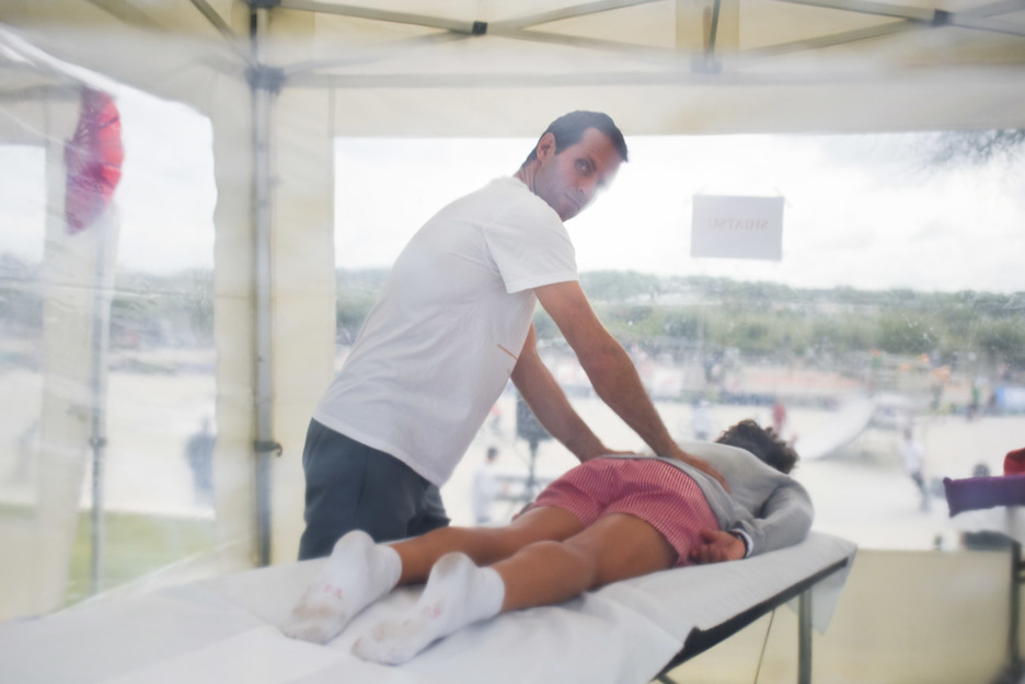 Shiatsu masaiak eginen dituzte dohainik.