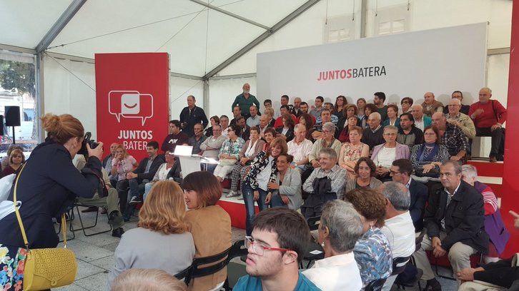 Idoia Mendia ha acudido a Irun. (@socialistavasco)