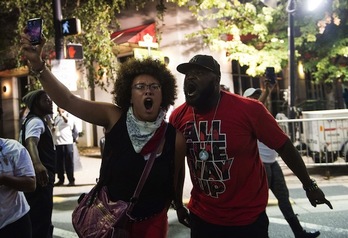 Protestas en Charlotte contra la violencia policial. (Nicholas KAMM/AFP)