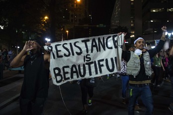 Manifestantes en las calles de Charlotte. (Nicholas KAMM/AFP)