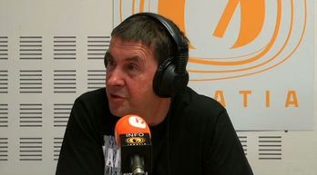 Arnaldo Otegi ha estado hoy en los estudios de Info7 Irratia.