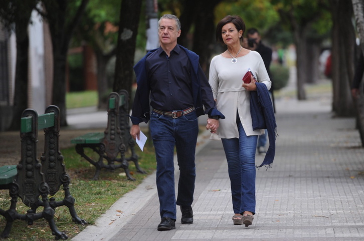 El lehendakari y candidato a la reelección, Iñigo Urkullu, acude a votar. (ARGAZKI PRESS)