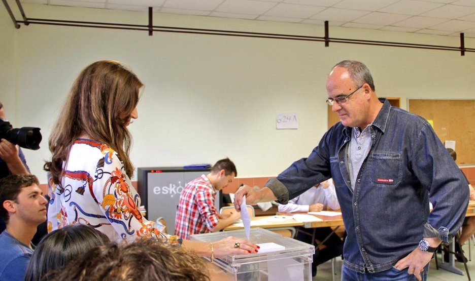 Joseba Egibarrek, berriz, «Euskadi eraikitzeko» eman du bere bozka. (@eajpnv)