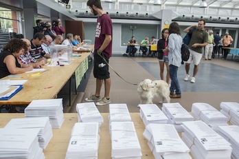 Ambiente en un colegio electoral de Durango. (Marisol RAMÍREZ/ARGAZKI PRESS)