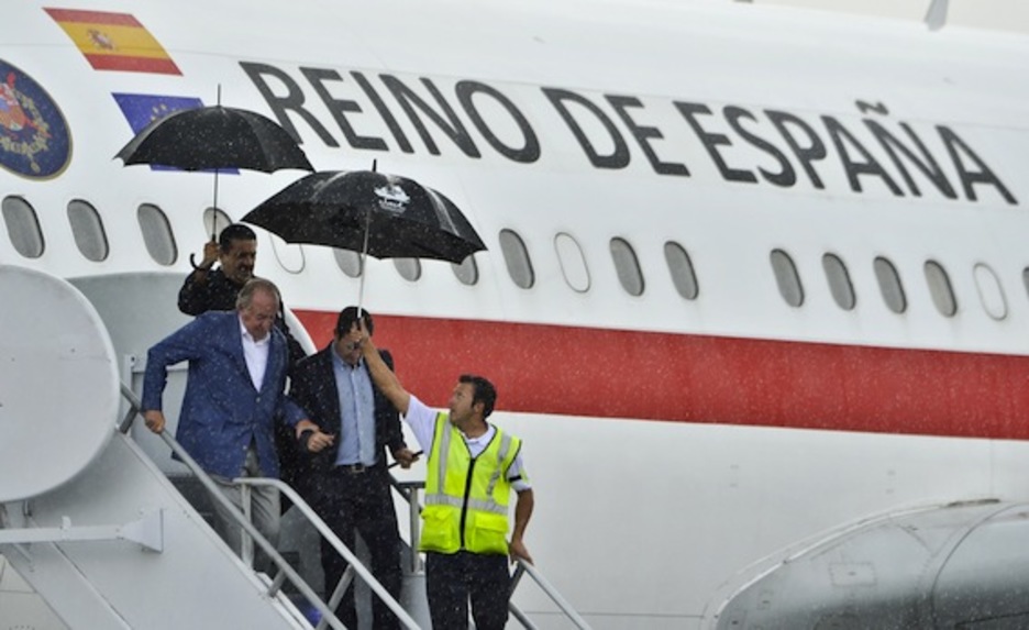 Juan Carlos de Borbón, a su llegada a Cartagena. (Luis ROBAYO/AFP)