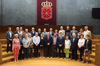Un momento de la recepción del Parlamento a Euskaltzaindia. (PARLAMENTO DE NAFARROA)