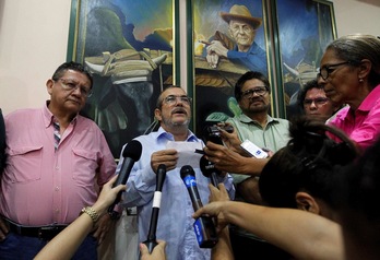 ‘Timochenko’, Iván Márquez y Pablo Catatumbo han analizado la victoria del ‘no’. (AFP)