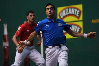 Victorrek Untoria kanporatu du eta final laurdenetarako sailkapena lortu du. (Jon URBE / ARGAZKI PRESS)