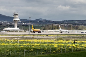 El aeropuerto de Foronda solo opera actualmente en horario nocturno. (Jaizki FONTANEDA/ARGAZKI PRESS)