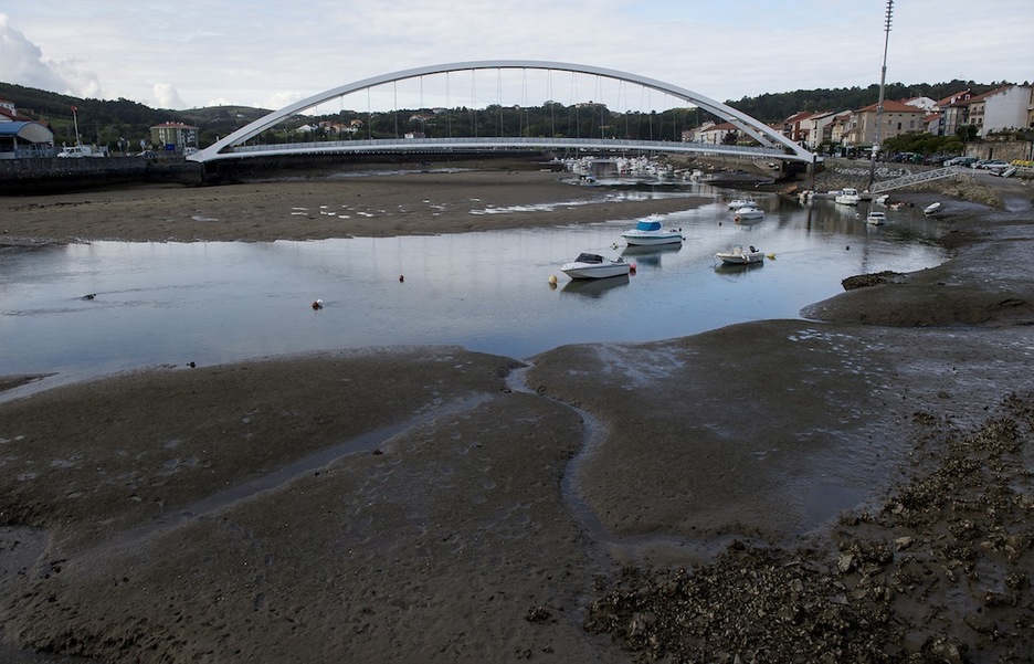 Zubiak ere bere funtzioa galdu du denbora batez. (Luis JAUREGIALTZO / ARGAZKI PRESS)