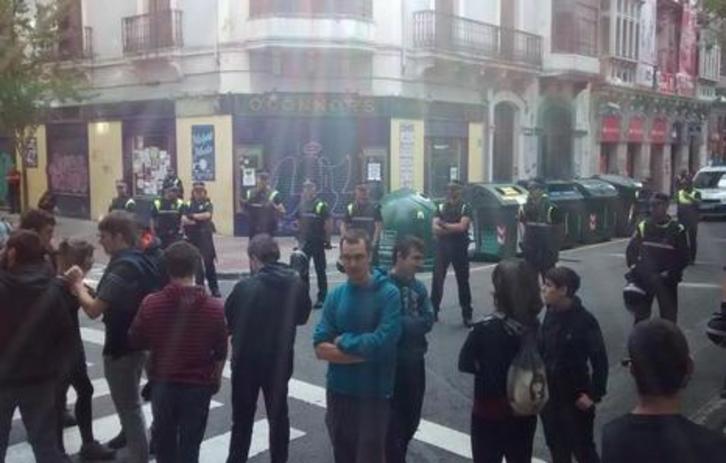 Los tres okupas fueron detenidos durante el desalojo del inmueble del paseo de Sarasate.