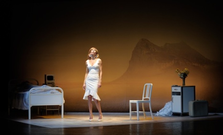 Elisa Matilla abre el ciclo con la historia que termina ejerciendo la prostitución sin proponérselo. (AYUNTAMIENTO DE IRUÑEA)